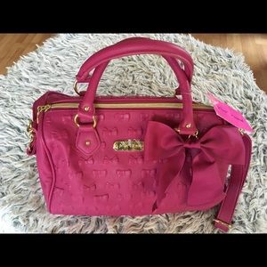 ❌SOLD❌🐝Betsey Johnson Satchel Bag